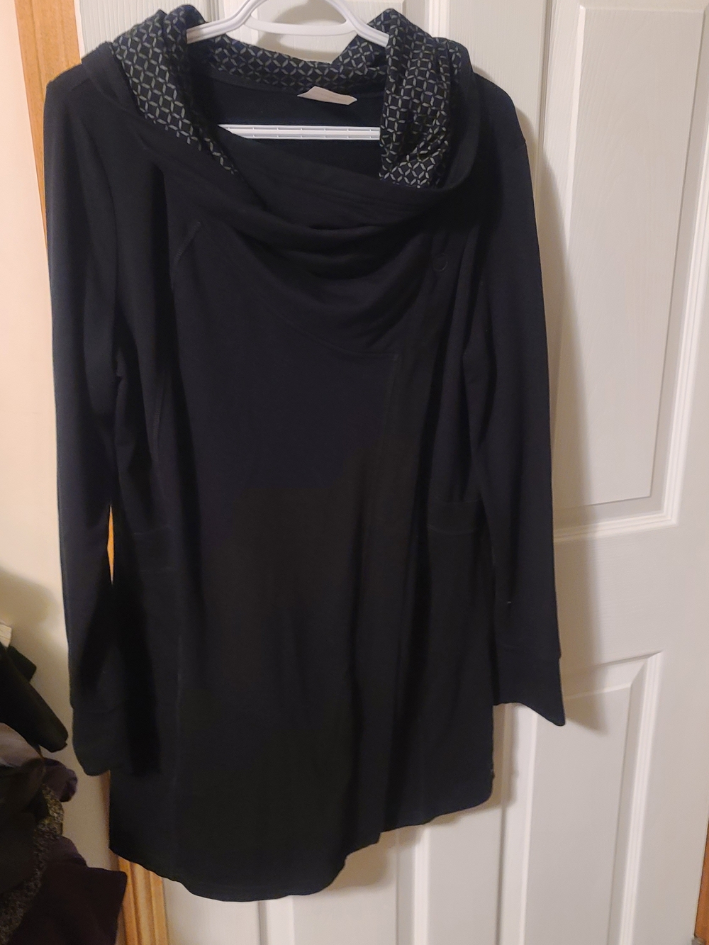 Women’s Black Hooded Long Sleeve Jacket